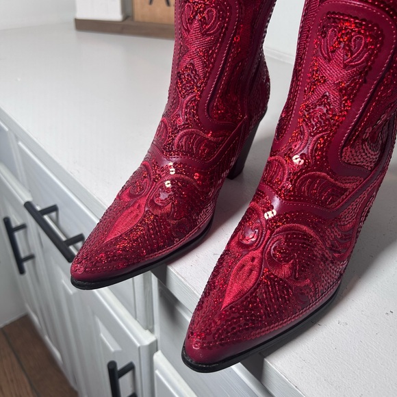 **SOLD**Helen’s Heart Red Sequin Western Boots Women’s Size 7 | Sparkly Cowgirl - Picture 3 of 7